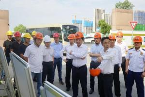 市委常委、常務(wù)副市長(zhǎng)楊六順一行調(diào)研公司壟上花苑項(xiàng)目施工安全情況